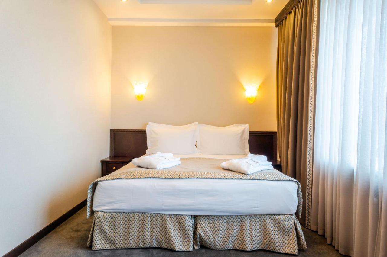 Royal Palace Hotel อัลมาตี ภายนอก รูปภาพ