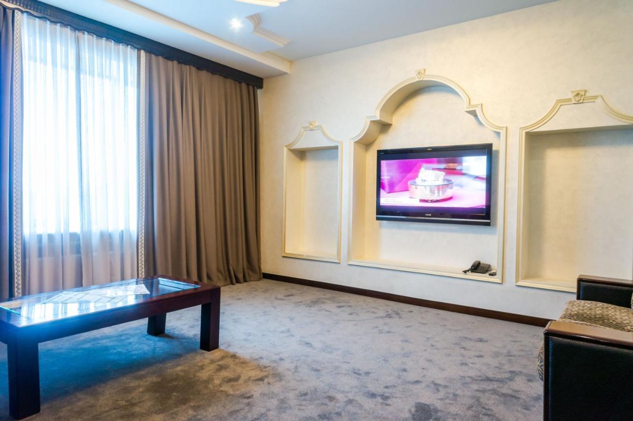 Royal Palace Hotel อัลมาตี ภายนอก รูปภาพ