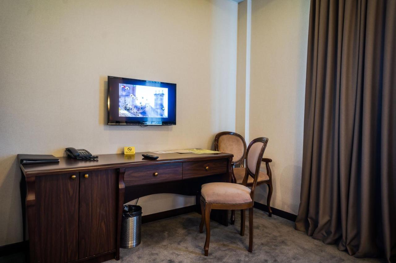 Royal Palace Hotel อัลมาตี ภายนอก รูปภาพ
